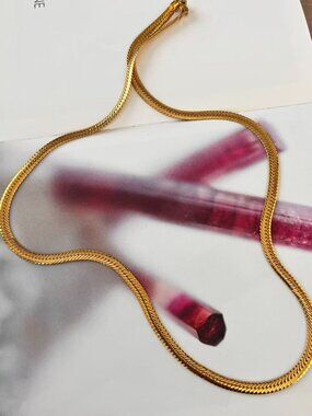 Vintage Gold Tone Herringbone Chain necklace-Excellent Condition